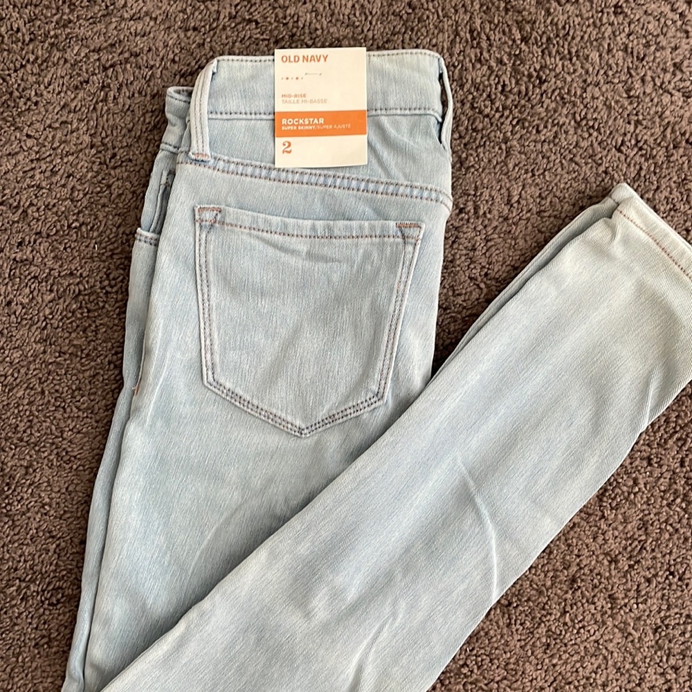 Old Navy Rockstar Skinny Straight Jean (size 2) NWT